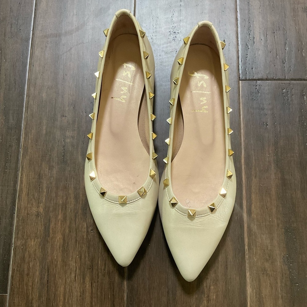 French Sole FS NY Beige Pointed Toe Gold Studded Leather Flats Size 7